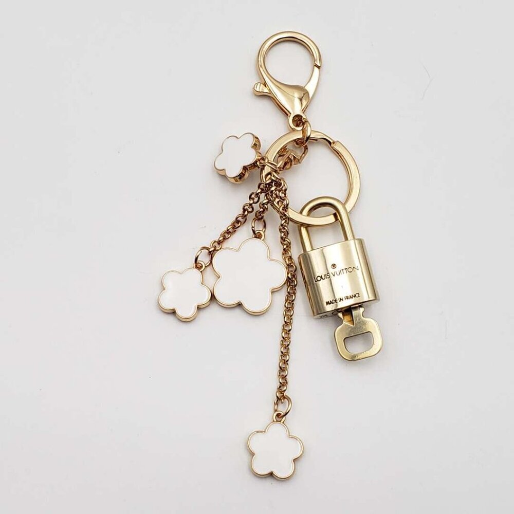 Louis Vuitton Gold Lock 🔒 Authentic LV Key + Unbranded Flower Bag Charm - Picture 5 of 9